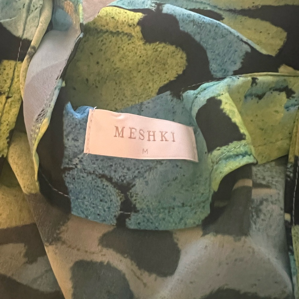 Meshki Butterfly Ruffle Set - Picture 5 of 6